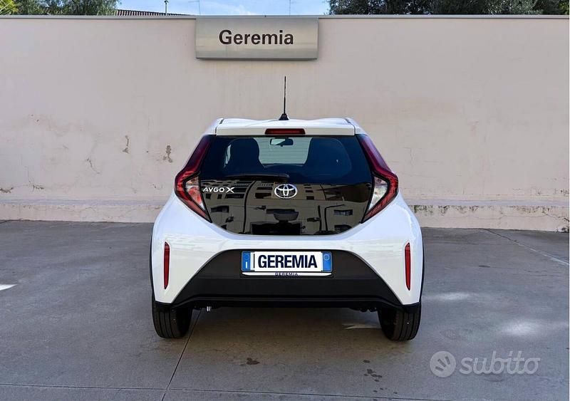Nuova Toyota Aygo X Active 72 CV (52 kW) 2025 Bianco SUV