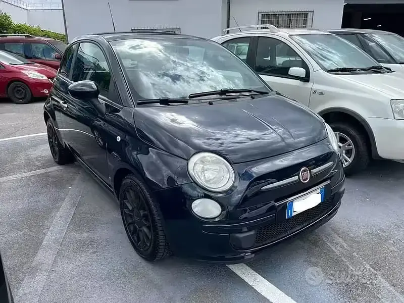 Begagnad Fiat 500 Lounge 86 HK (63 kW) 2011 Svart Sedan