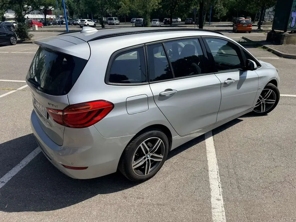 Usata BMW 218 Gran Tourer Sport Line 150 CV (110 kW) 2016 Argento Monovolume