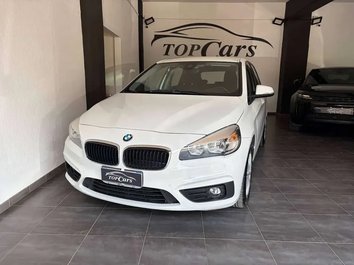 Usata BMW 216 Active Tourer Advantage 116 CV (85 kW) 2017 Bianco Monovolume