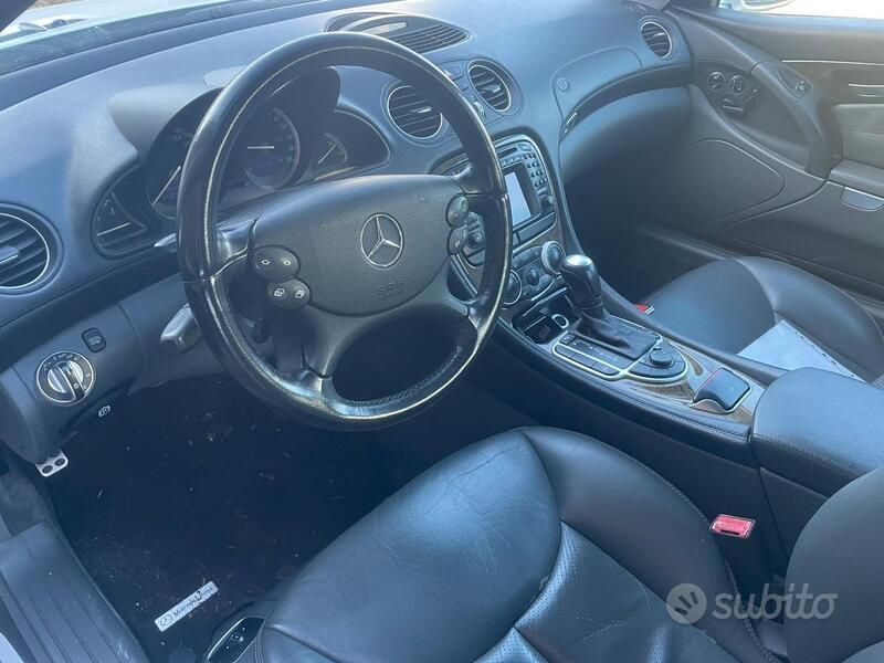 Usata Mercedes SL350 245 CV (180 kW) 2004 Grigio Cabrio