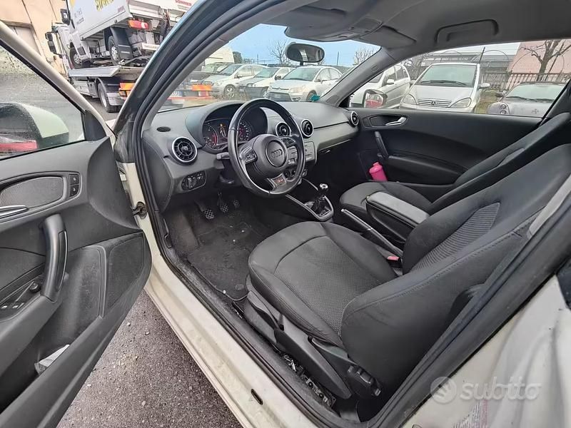 Usata Audi A1 90 CV (66 kW) 2012 Bianco Utilitaria
