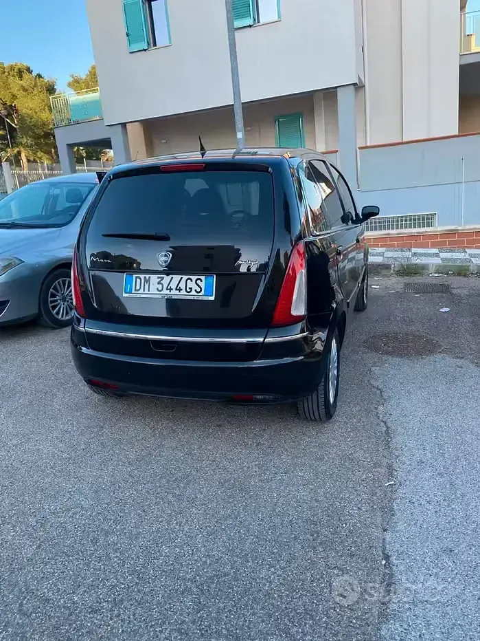 Usata Lancia Musa 90 CV (66 kW) 2009 Nero Monovolume