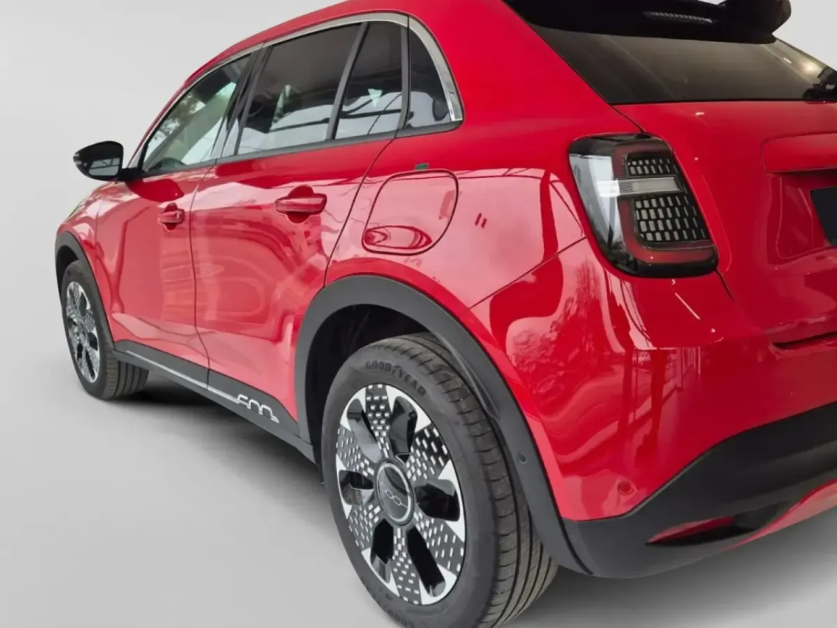 Usata Fiat 600 La Prima 110 CV (80 kW) 2025 Rosso SUV