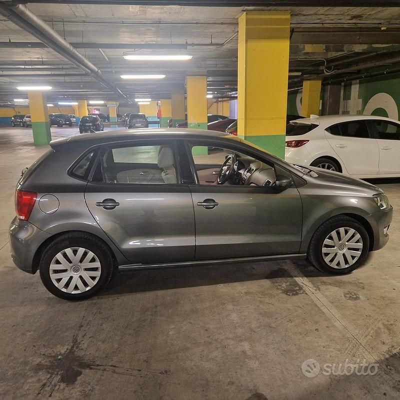 Usata VW Polo 85 CV (62 kW) 2009 Grigio Utilitaria