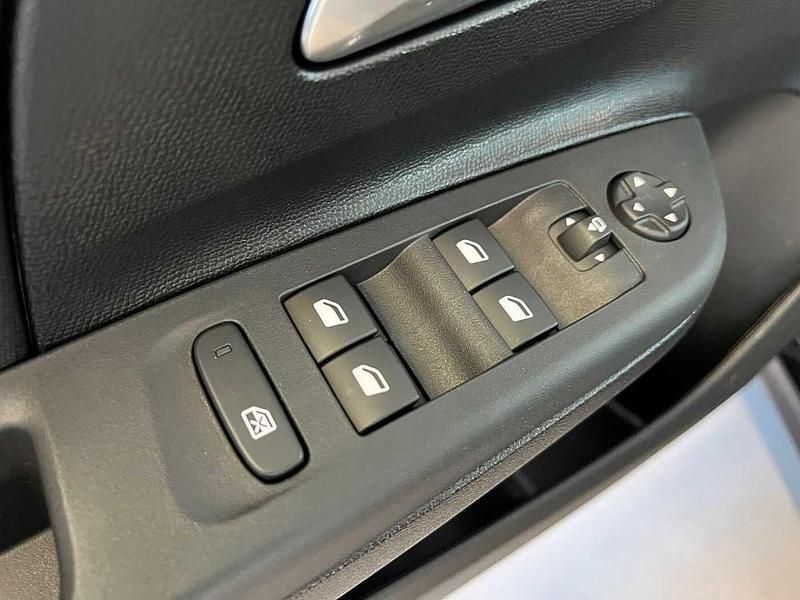 Nuova Opel Corsa 100 CV (73 kW) 2025 Nero Utilitaria