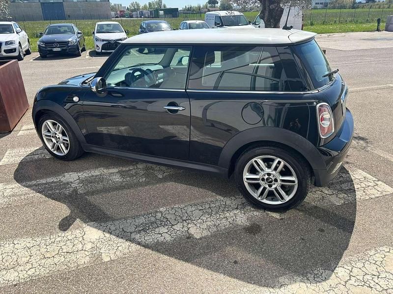 Occasion Mini Cooper D 111 ch (81 kW) 2011 Noir Citadine