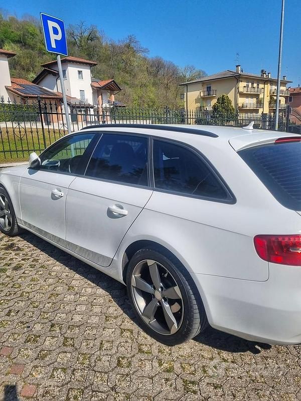 Usata Audi A4 177 CV (130 kW) 2012 Bianco Station wagon