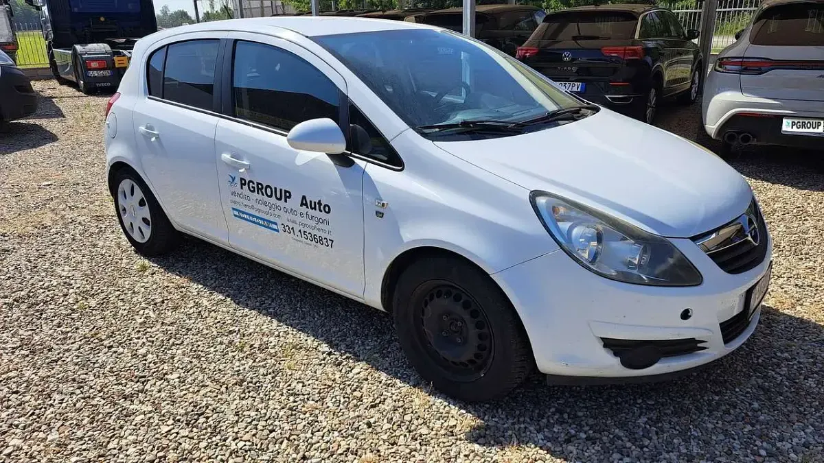 Usata Opel Corsa Edition 80 CV (58 kW) 2010 Bianco Utilitaria