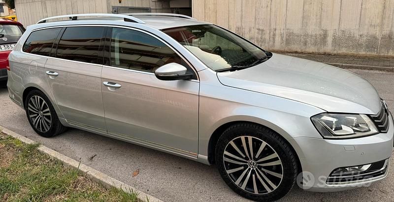Usata VW Passat 170 CV (125 kW) 2012 Grigio Station wagon