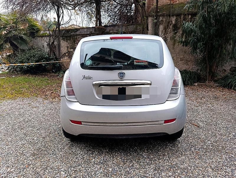 Usata Lancia Ypsilon 60 CV (44 kW) 2007 Grigio Utilitaria