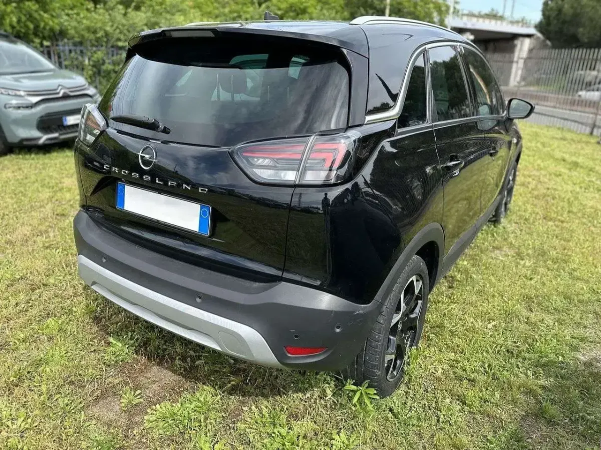 Usata Opel Crossland Elegance 110 CV (80 kW) 2023 Nero SUV