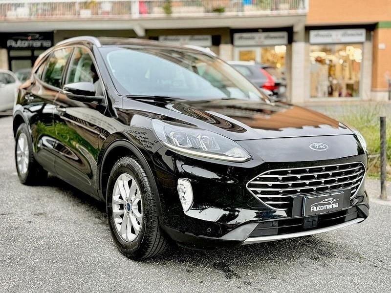 Usata Ford Kuga Titanium 120 CV (88 kW) 2021 Nero SUV