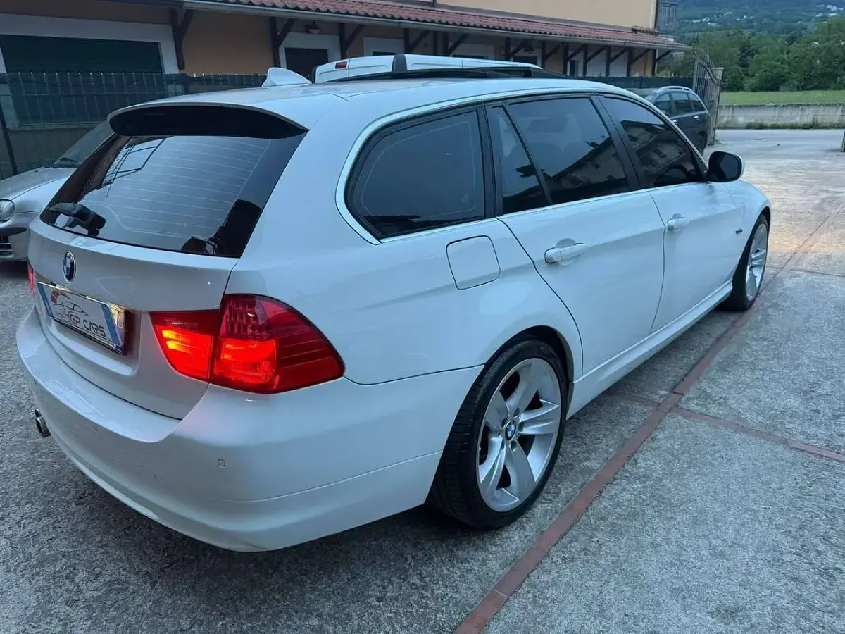 Usata BMW 330 M Sport 245 CV (180 kW) 2010 Bianco Station wagon