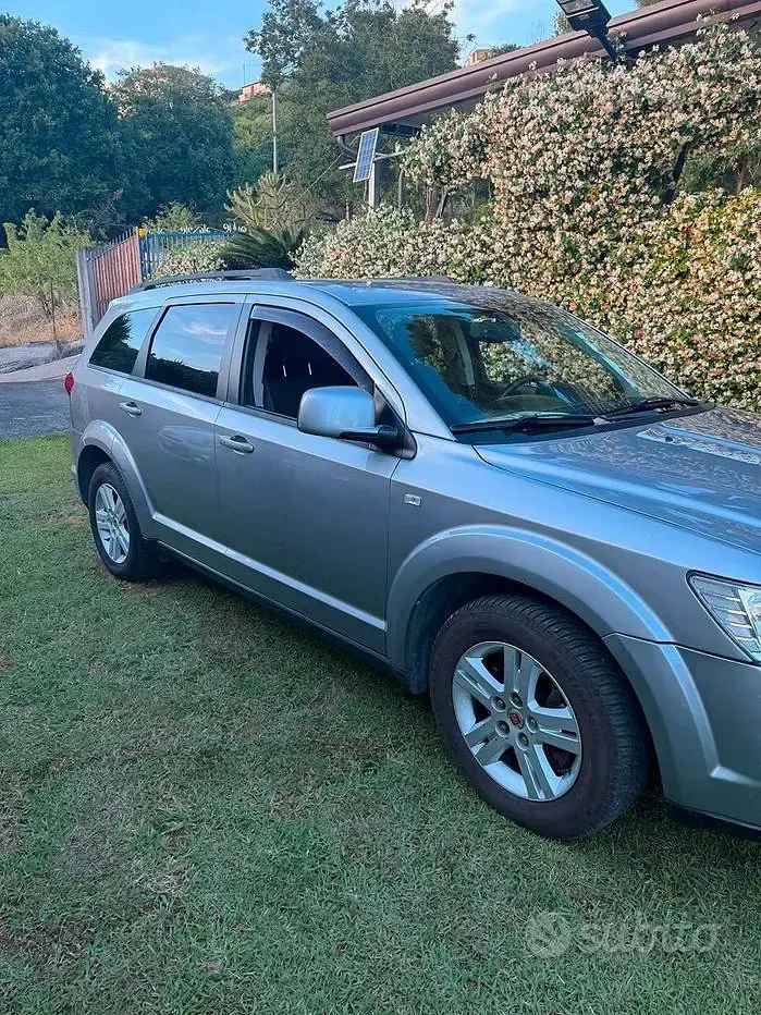 Usata Fiat Freemont 140 CV (102 kW) 2016 Grigio SUV