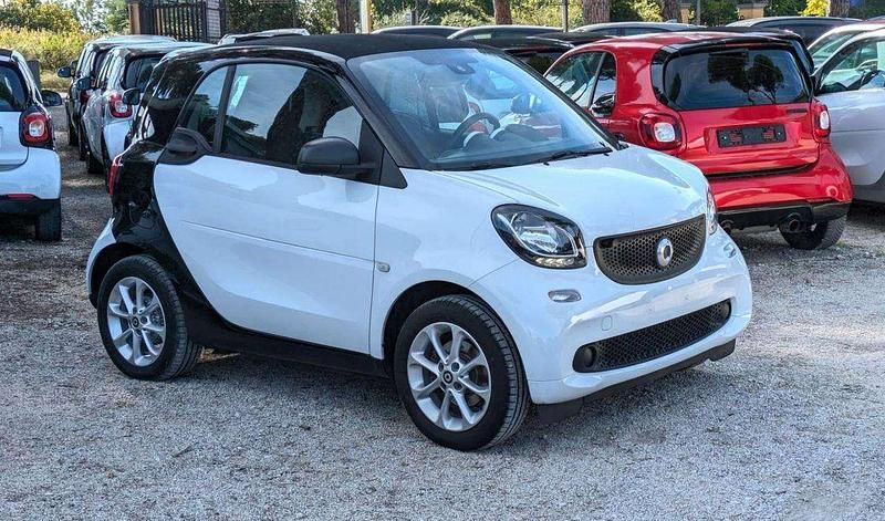 Usata Smart ForTwo Coupé 71 CV (52 kW) 2018 Bianco Utilitaria