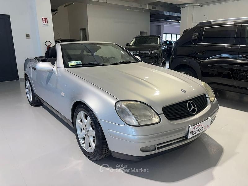 Usata Mercedes SLK200 192 CV (141 kW) 1998 Argento Cabrio