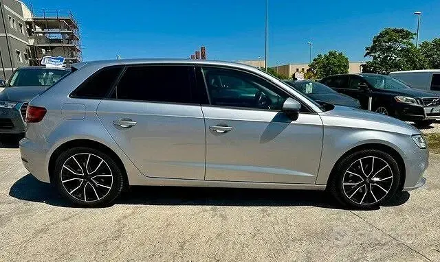 Usata Audi A3 Sport 116 CV (85 kW) 2018 Argento Berlina