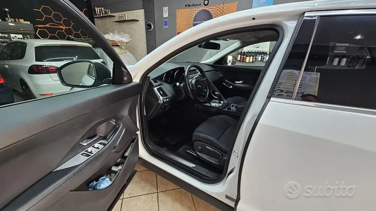 Usata Jaguar E-Pace 200 CV (147 kW) 2018 Bianco SUV