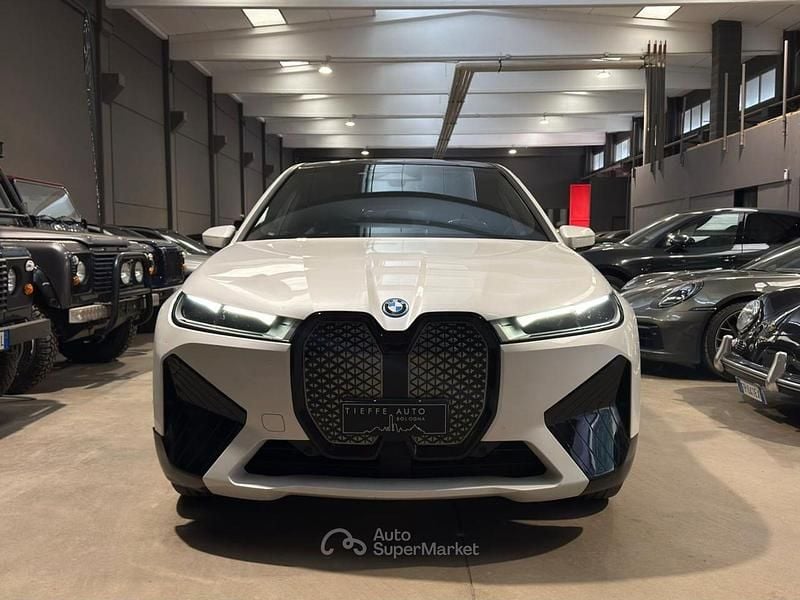 Usata BMW iX 484 kW (659 CV) 2022 Bianco pastello SUV