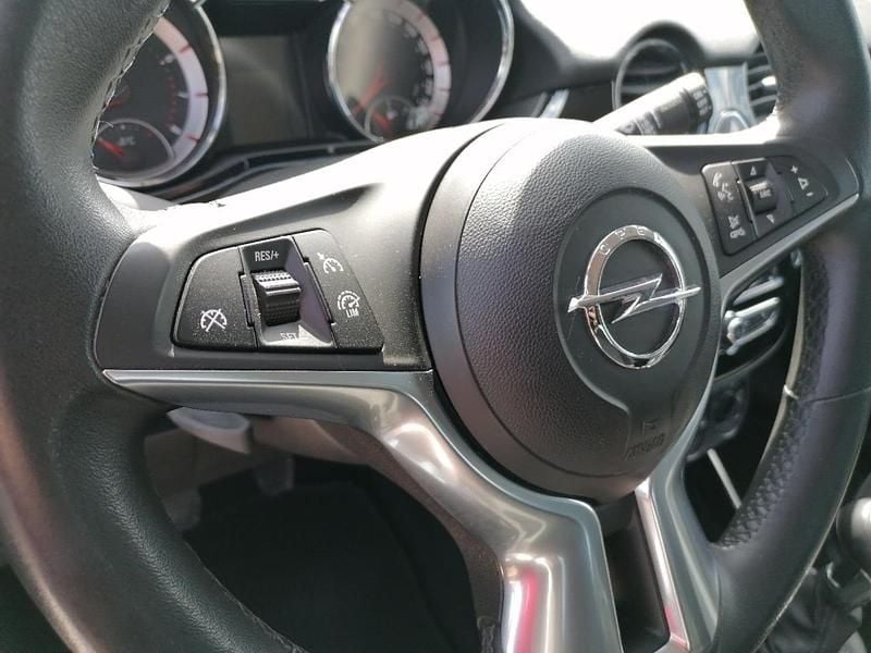 Usata Opel Adam Jam 70 CV (51 kW) 2018 Bicolor bianco/nero Utilitaria