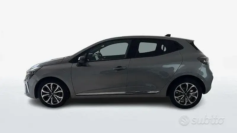Usata Renault Clio V Techno 91 CV (66 kW) 2025 Grigio Berlina