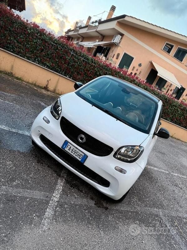 Usata Smart ForTwo Coupé 61 CV (44 kW) 2015 Utilitaria