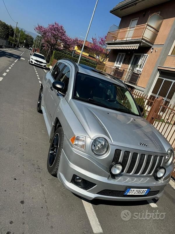 Usata Jeep Compass Limited 140 CV (102 kW) 2009 Grigio SUV