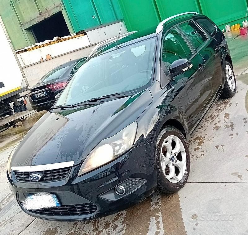 Usata Ford Focus 100 CV (73 kW) 2010 Nero Station wagon