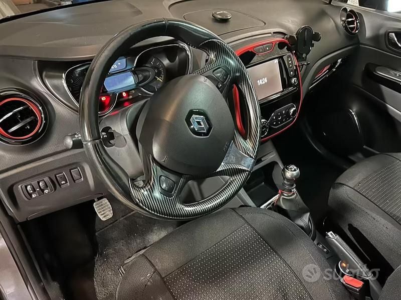 Usata Renault Captur 110 CV (80 kW) 2016 Grigio SUV