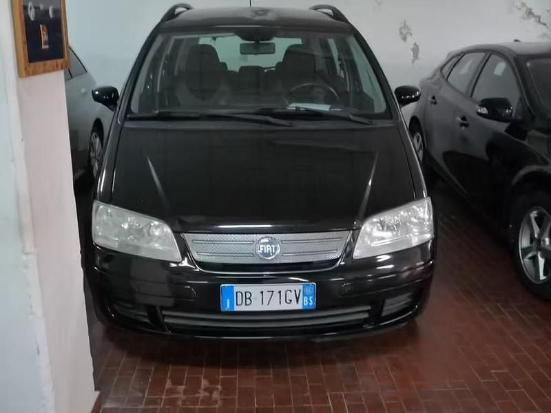 Usata Fiat Idea Dynamic 77 CV (56 kW) 2006 Nero Monovolume