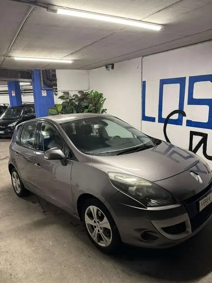 Usata Renault Scenic E-Tech Dynamique 110 CV (80 kW) 2009 Grigio Monovolume