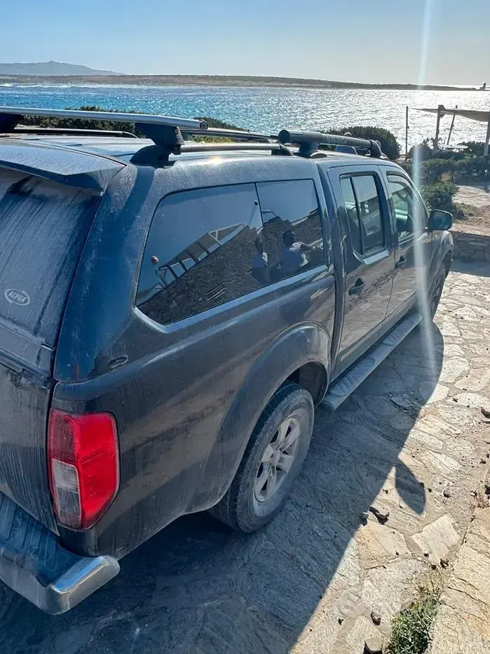 Usata Nissan Navara 171 CV (125 kW) 2007 Grigio Pick-up