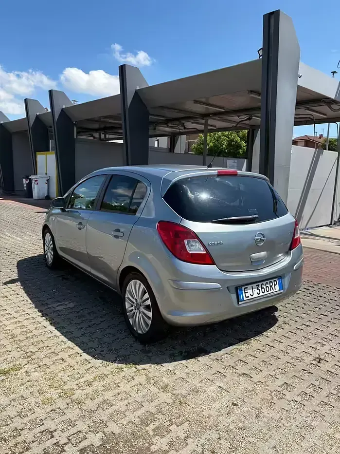 Usata Opel Corsa 75 CV (55 kW) 2011 Grigio Utilitaria