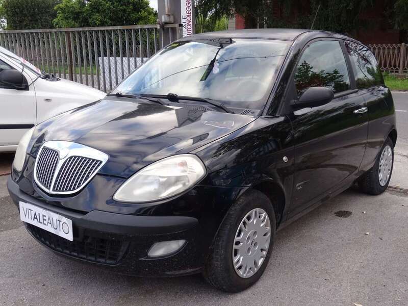 Usata Lancia Ypsilon 75 CV (55 kW) 2006 Nero Utilitaria