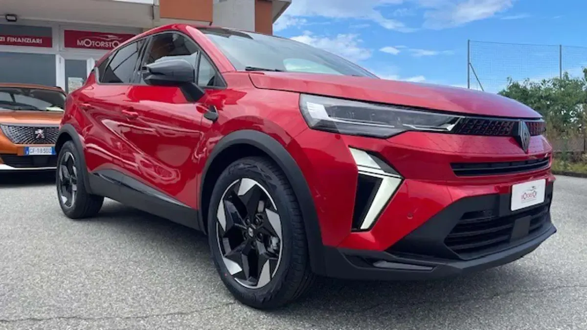 Nuova Renault Captur Techno 120 CV (88 kW) 2026 Rosso SUV
