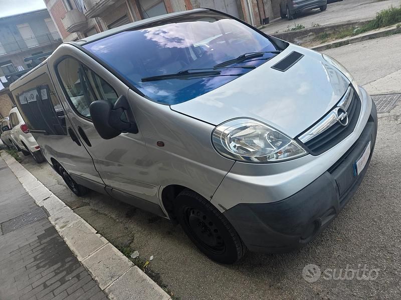 Usata Opel Vivaro 115 CV (84 kW) 2008 Grigio Monovolume