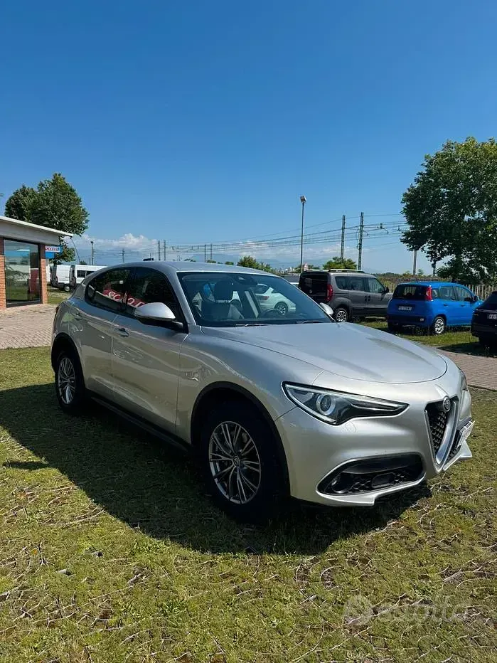 Usata Alfa Romeo Stelvio Super 210 CV (154 kW) 2017 Grigio SUV
