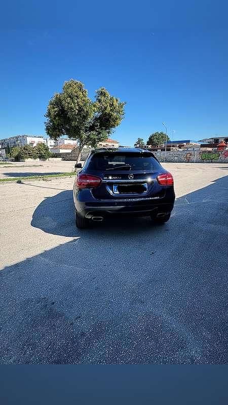 Usata Mercedes GLA200 Premium 136 CV (100 kW) 2018 Blu/azzurro SUV