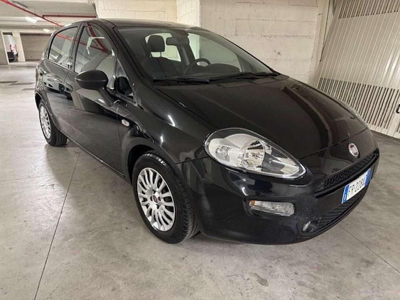 Nero Usata 2018 Fiat Punto Street Tre volumi | 8950 € (Buon prezzo) - Immagine 1/4