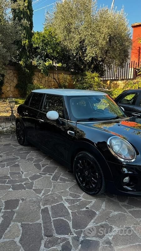 Usata Mini Cooper D 116 CV (85 kW) 2015 Nero Utilitaria