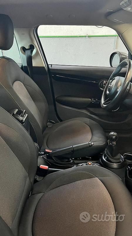 Usata Mini Cooper D 2019 Nero Utilitaria