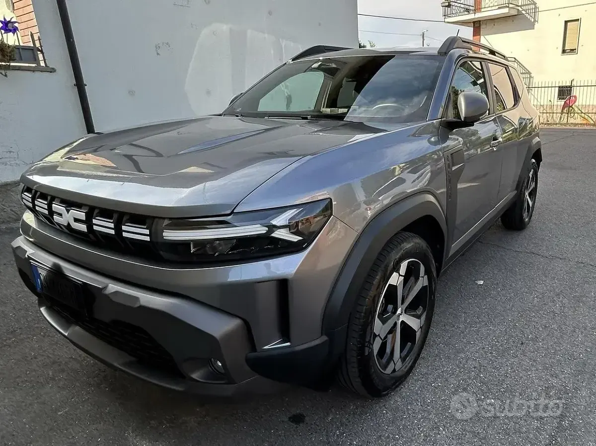 Usata Dacia Duster 101 CV (74 kW) 2024 Grigio SUV