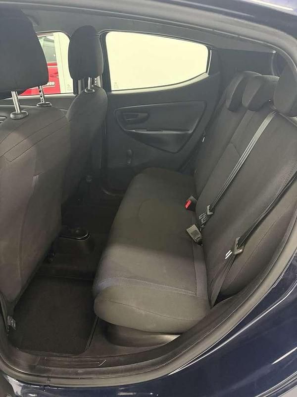 Usata Lancia Ypsilon Gold 69 CV (50 kW) 2021 Beige Utilitaria