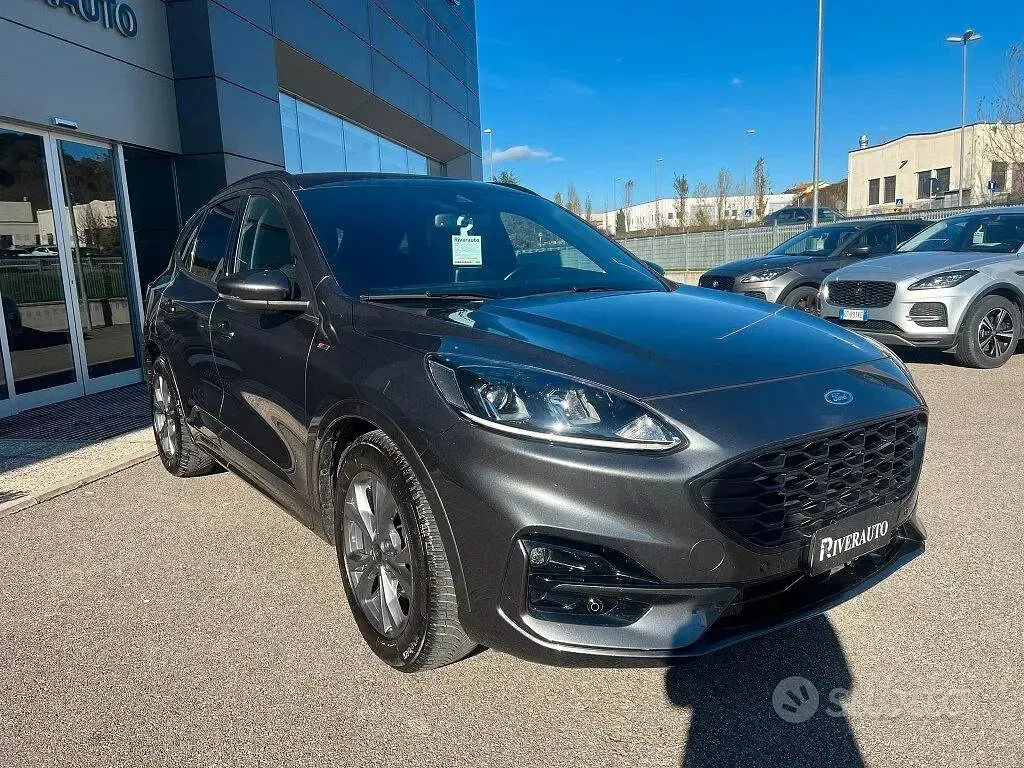 Usata Ford Kuga ST-Line 120 CV (88 kW) 2022 Grigio SUV