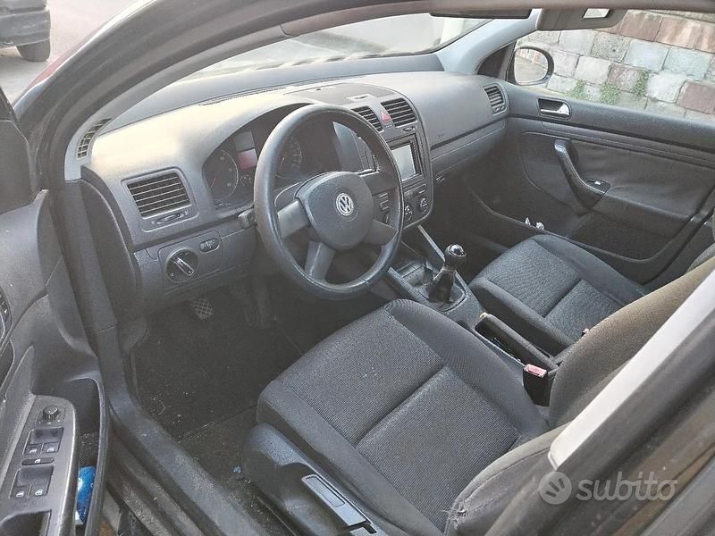 Usata VW Golf IV 105 CV (77 kW) 2006 Berlina