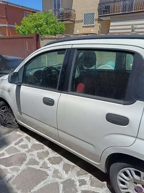 Usata Fiat Panda Lounge 69 CV (50 kW) 2013 Bianco Utilitaria
