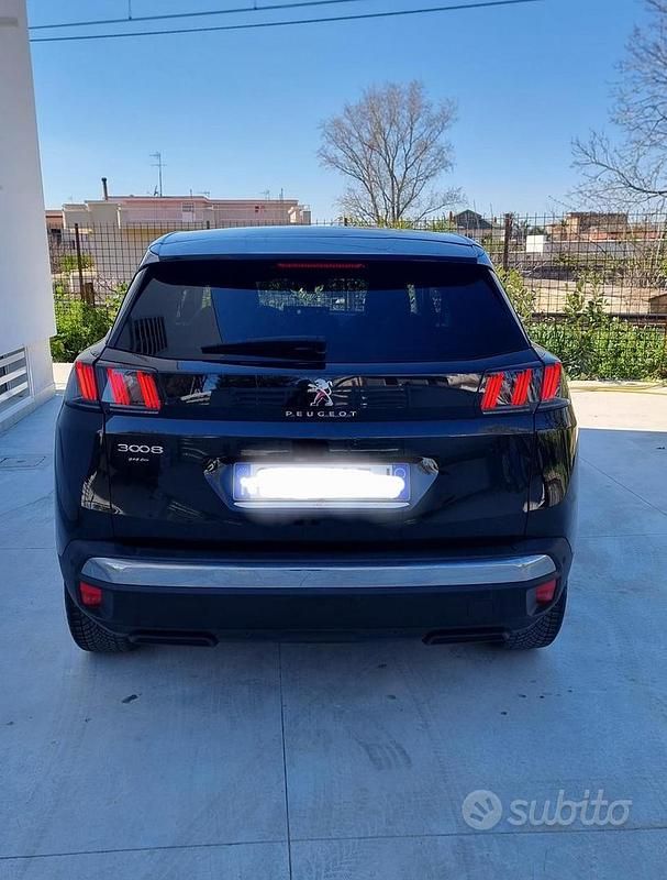 Usata Peugeot 3008 Allure 131 CV (96 kW) 2022 Nero SUV