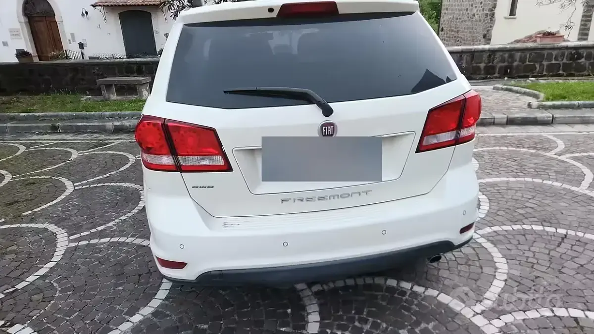 Usata Fiat Freemont 170 CV (125 kW) 2013 Bianco SUV