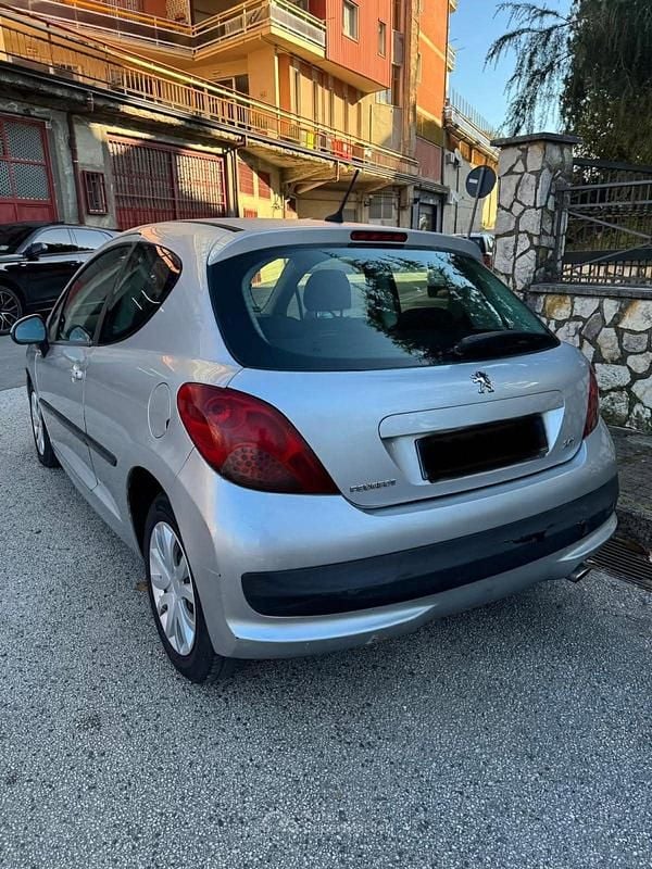Usata Peugeot 207 90 CV (66 kW) 2006 Gray Berlina